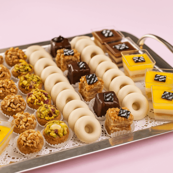 Assortiment de mini mignardises sucrées fait maison à 2,5 DT pièce – Deluxe Traiteur