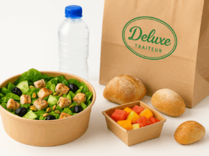 Lunchbox salade verte au poulet grillé, fromage et légumes croquants
