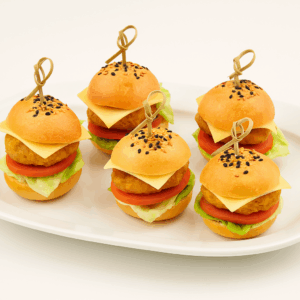Mini burgers de poulet – bouchées traiteur maison Deluxe Tunis