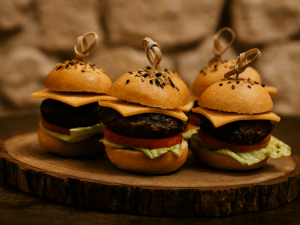 mini-burgers-pur-boeuf-bouchees-traiteur-deluxe-tunis1